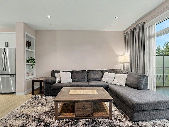 4th image of 1708 King George Blvd #8