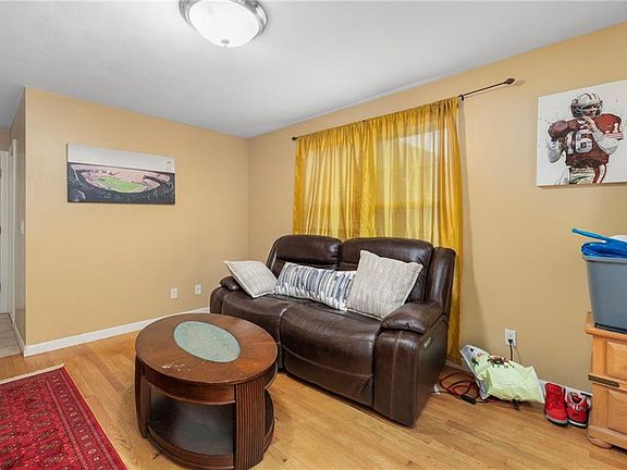 4th image of 22 Aiken St