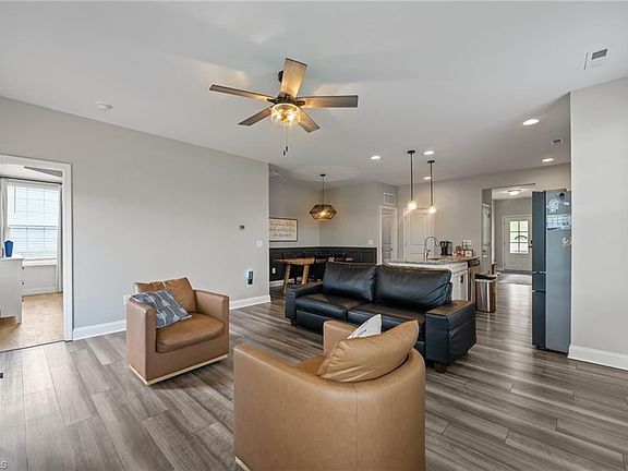 4th image of 2030 Payne Rd