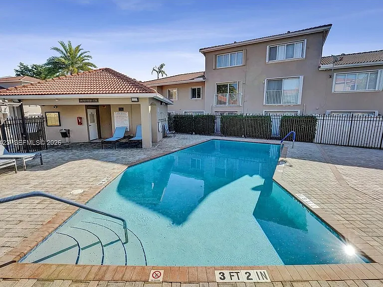 246 Riviera Cir #246 — Photo 9