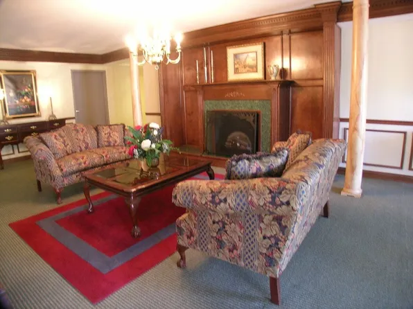 Shadow Creek Apartments