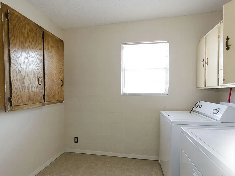 4422 Bowie St — Photo 10