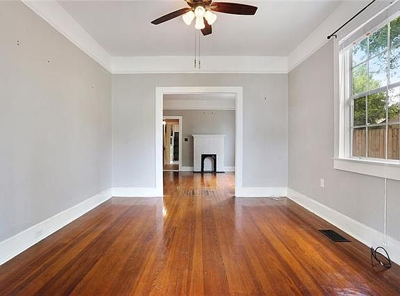 3rd image of 1032 Adams St