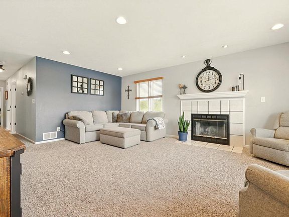 3rd image of 6620 High Hill CIRCLE