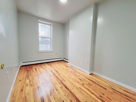 3rd image of 112 Wilkinson Ave #1