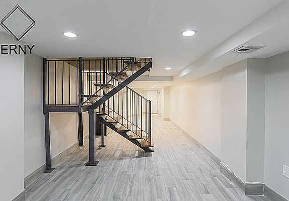 5th image of 1355 Putnam Ave APT 1