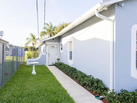 4th image of 321 NE 13th Avenue