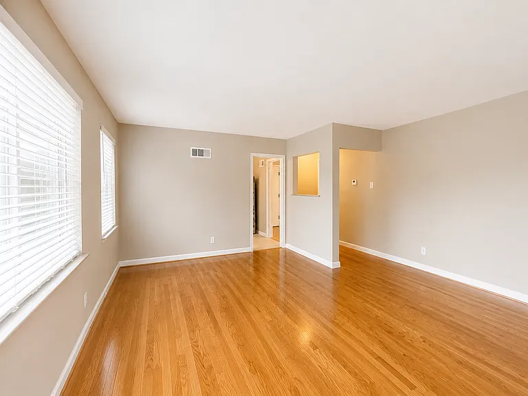 6931 Nagel Ave #1E — Photo 4