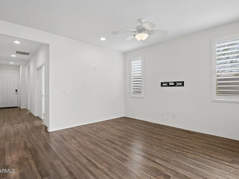 17863 W Hiddenview Dr — Photo 11