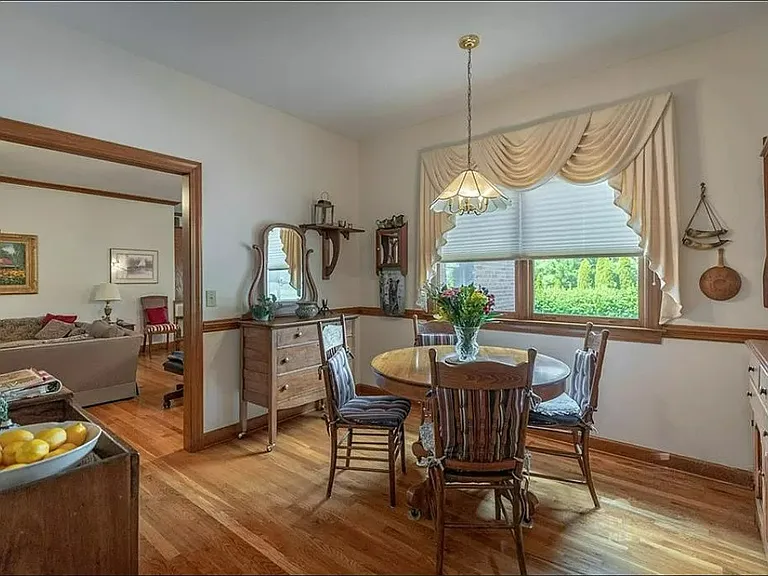 104 Woodsway Ct — Photo 13