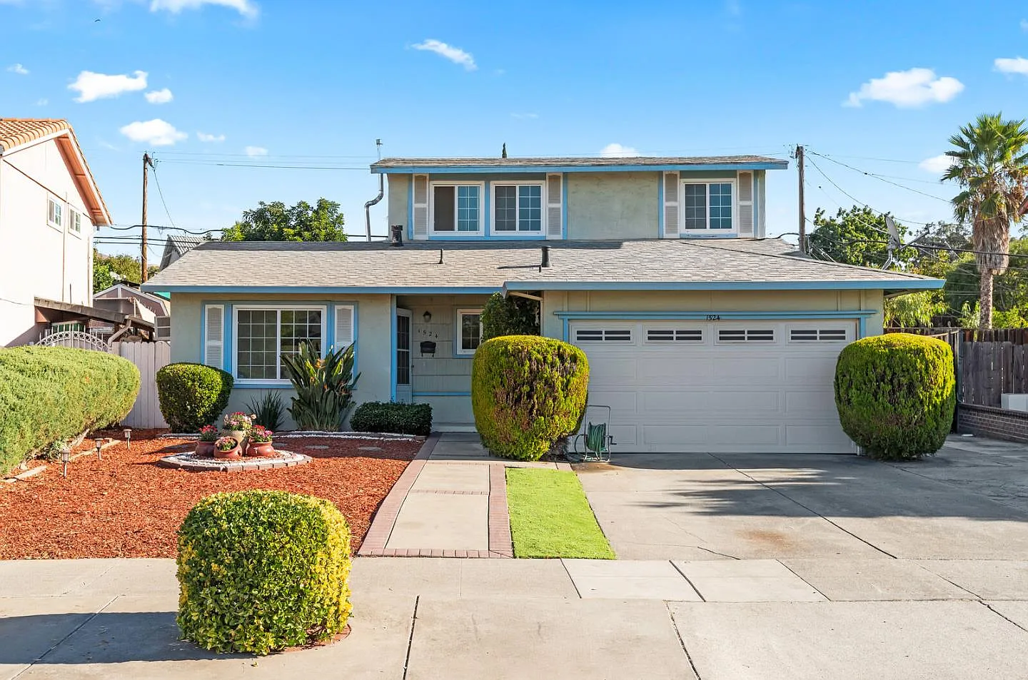 1524 Mount Lassen Dr photo 1