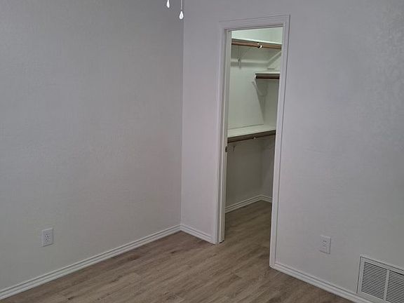 5th image of 6414 Landview Dr