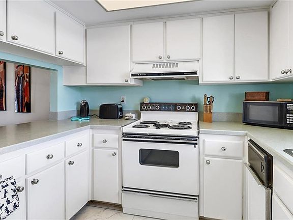 4th image of 315 Saint Andrews BLVD #D26