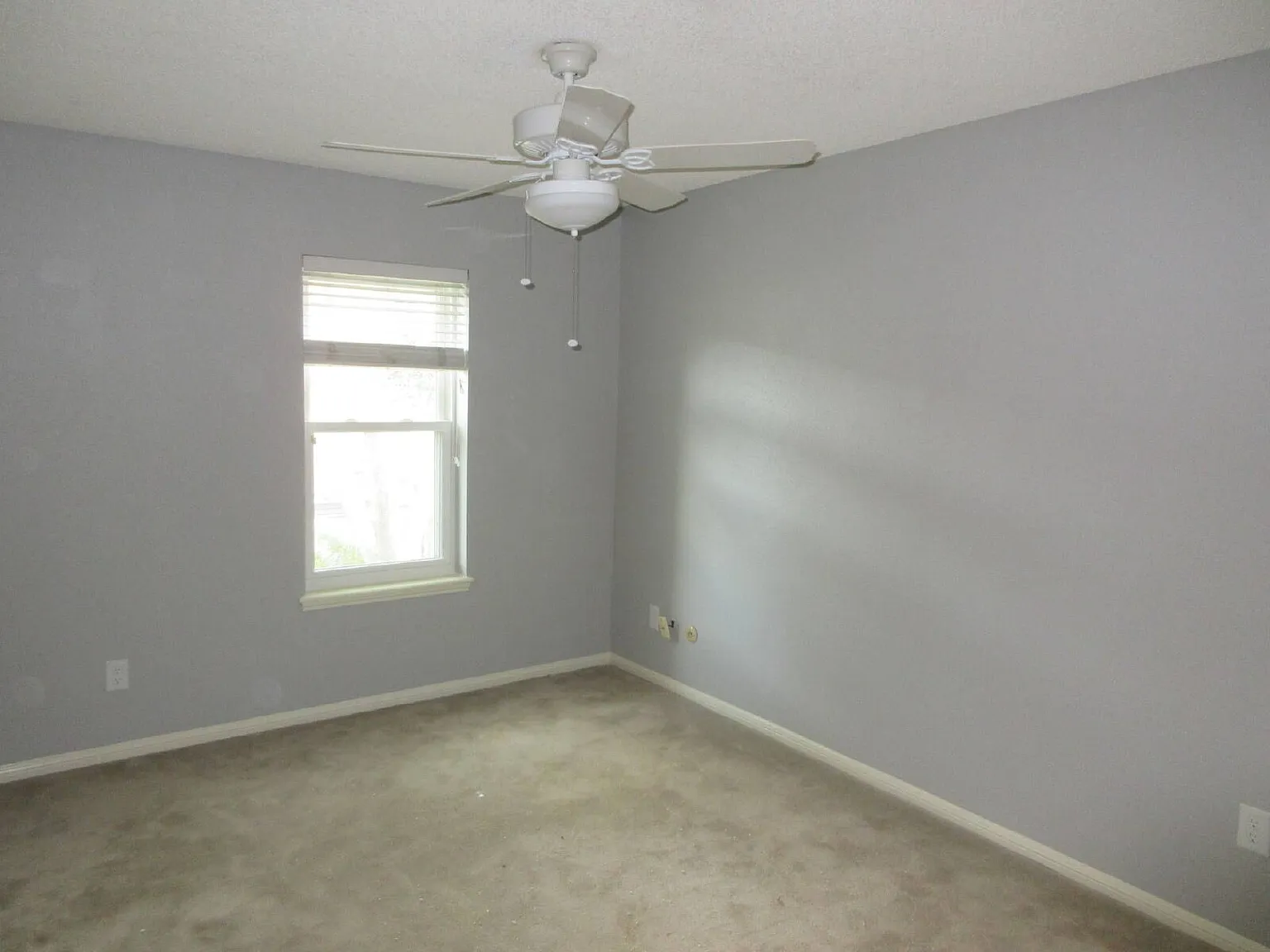 3 bed, 2.5 bath, 1992 sqft, $2,100 — Photo 4