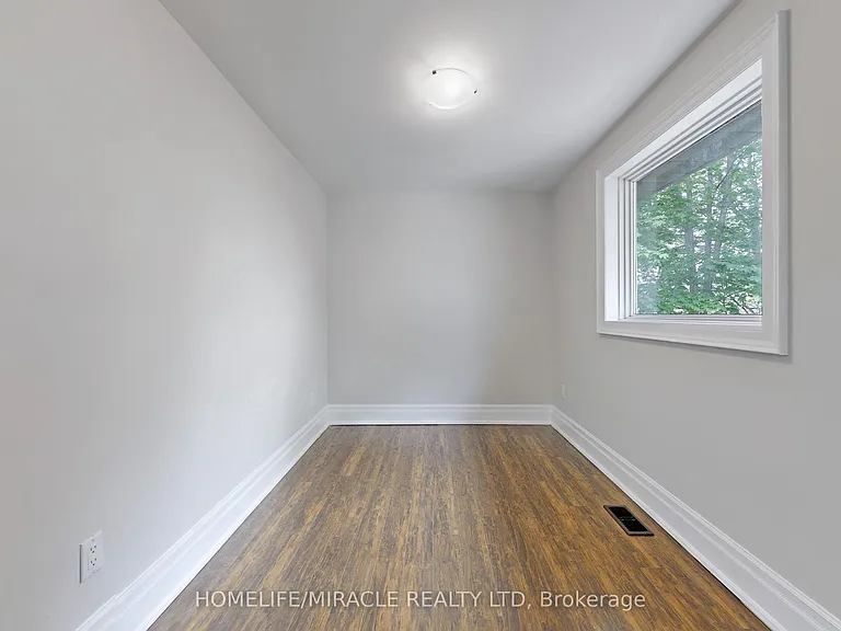 509 Maine St — Photo 15