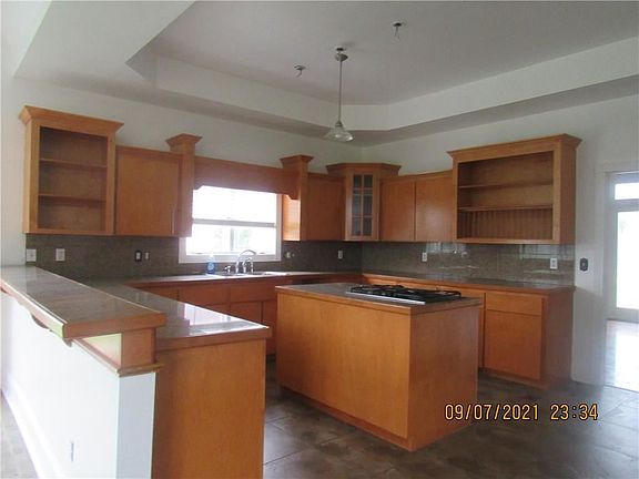 4th image of 170 Turnberry Dr