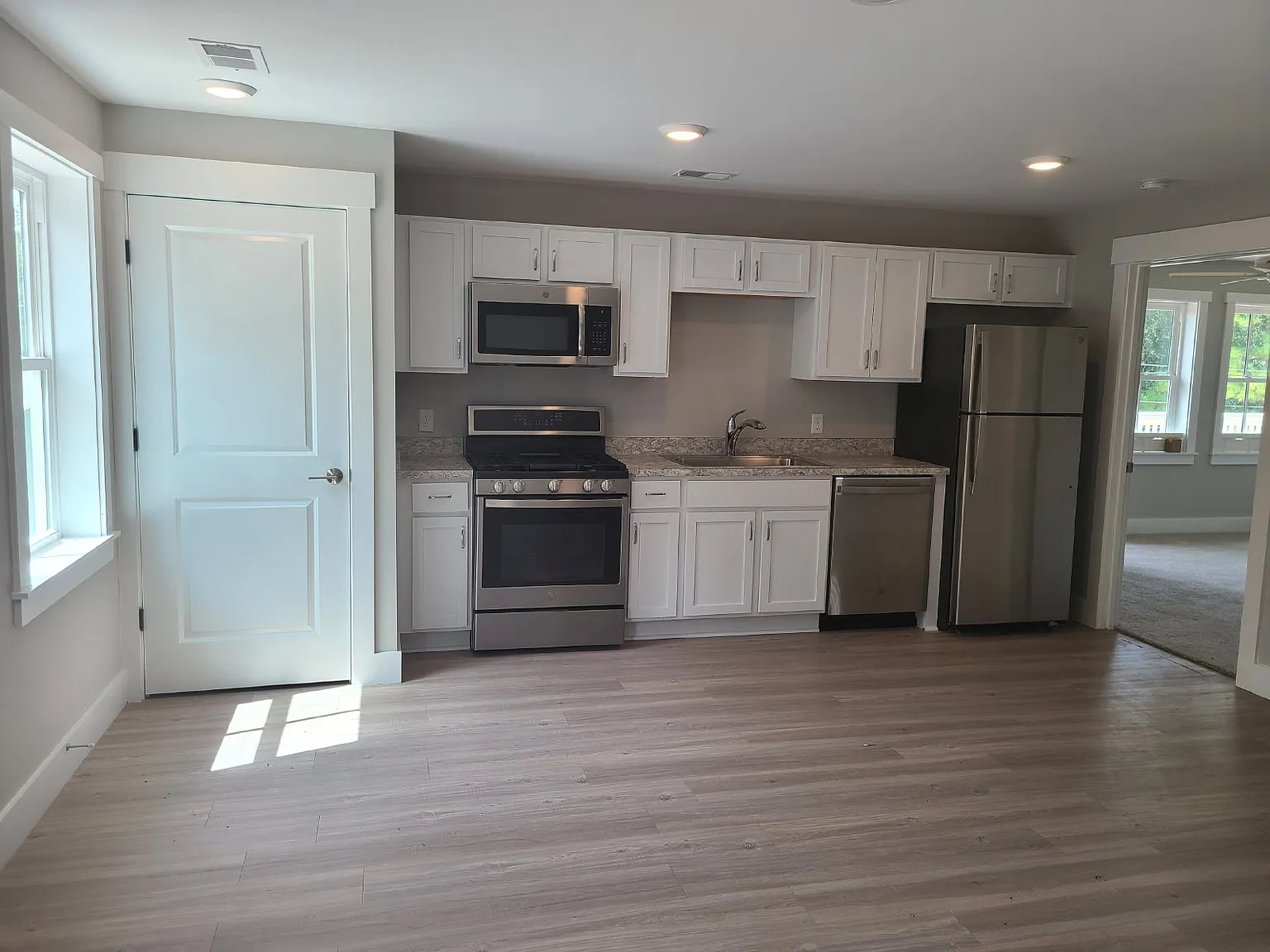 2 bed, 2.0 bath, 750 sqft, $1,795 — Photo 3