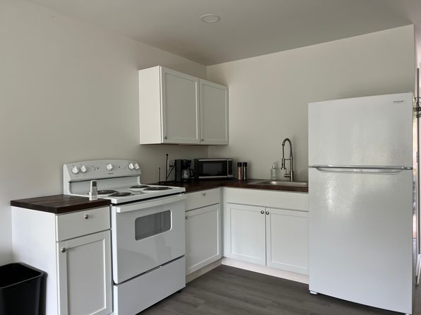 90 Goff St #E