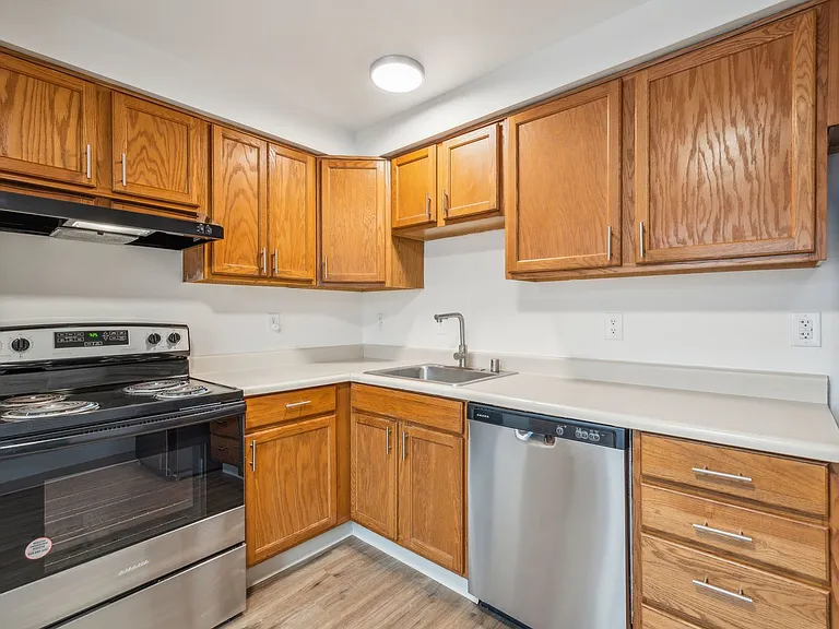 The 1800 Place Apartments — Photo 15