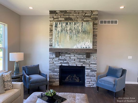 4th image of 4842 Burton Ln #23