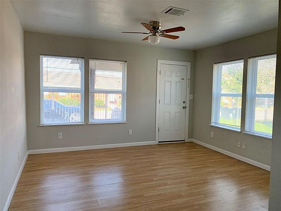 3rd image of 5026 Jefferson St