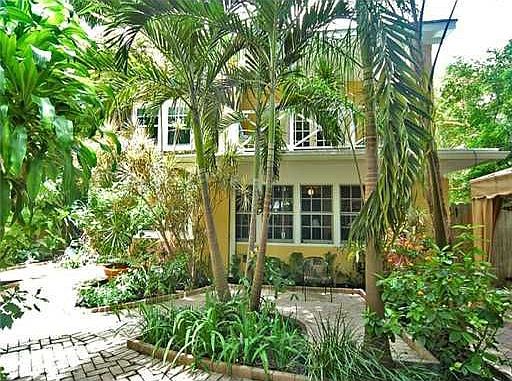 4th image of 3563 Royal Palm Ave