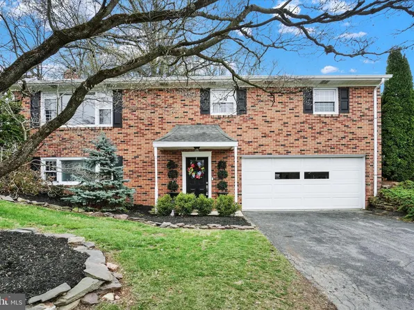 448 Rushmore Dr, York, PA 17402