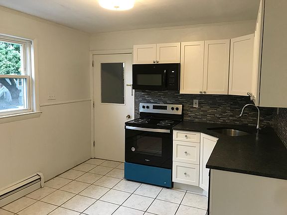 3rd image of 188 Waverley St #2