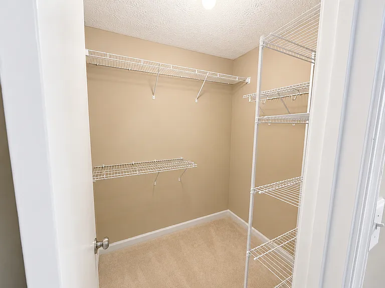 1710 Underwood Dr SE — Photo 6