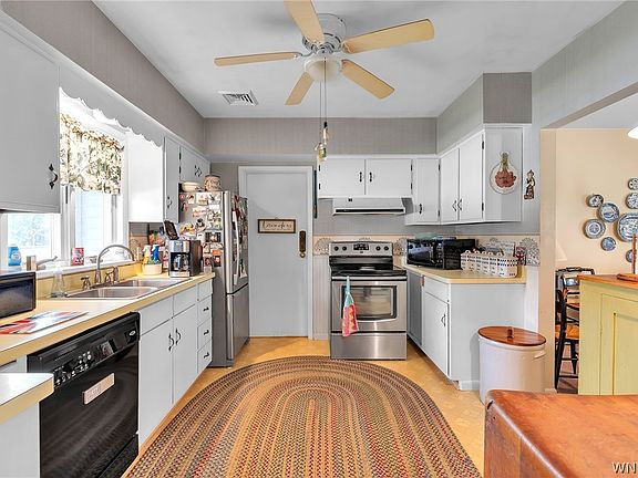 3rd image of 10880 Telegraph Rd