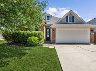 2801 Gardendale Dr, Fort Worth, TX 76120