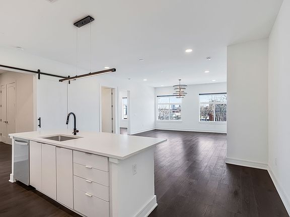 3rd image of 1125 10th Ave N #205