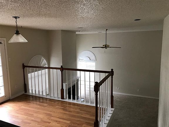3rd image of 2400 Park Vw