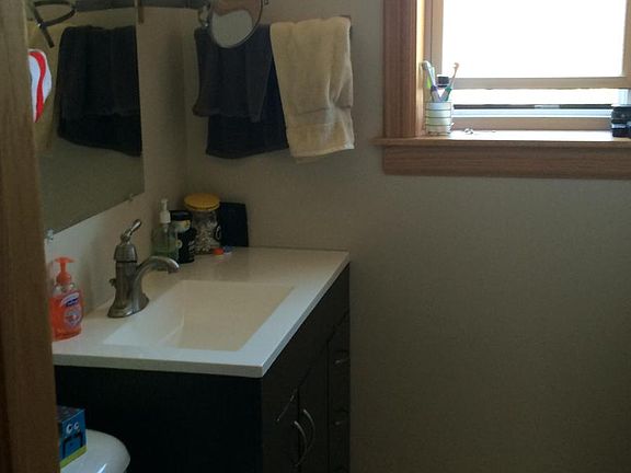 2nd image of 1150 W Waveland Ave #3E