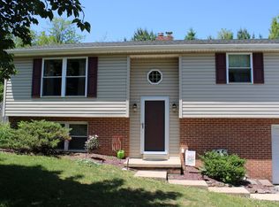 461 Dartha Dr, Dallastown, PA 17313