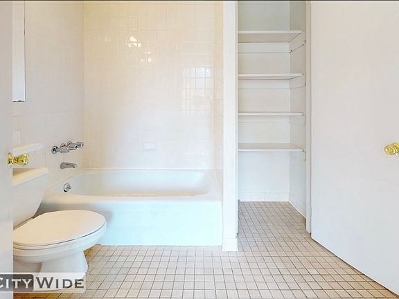 4th image of 207 E 30th St APT 4E