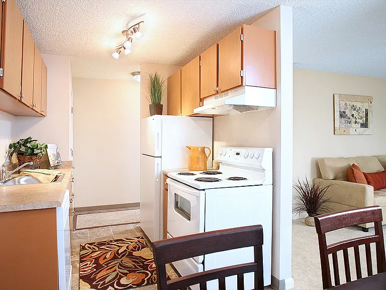 Hill Crest Apartments — Photo 5