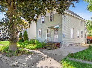 44 Saint John St, Lancaster, NY 14086