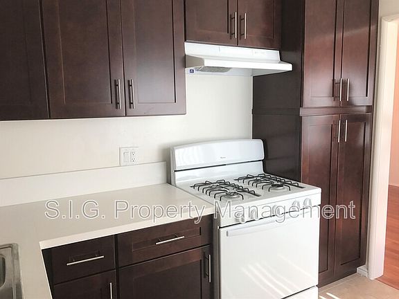 4th image of 10425 Parr Ave APT F