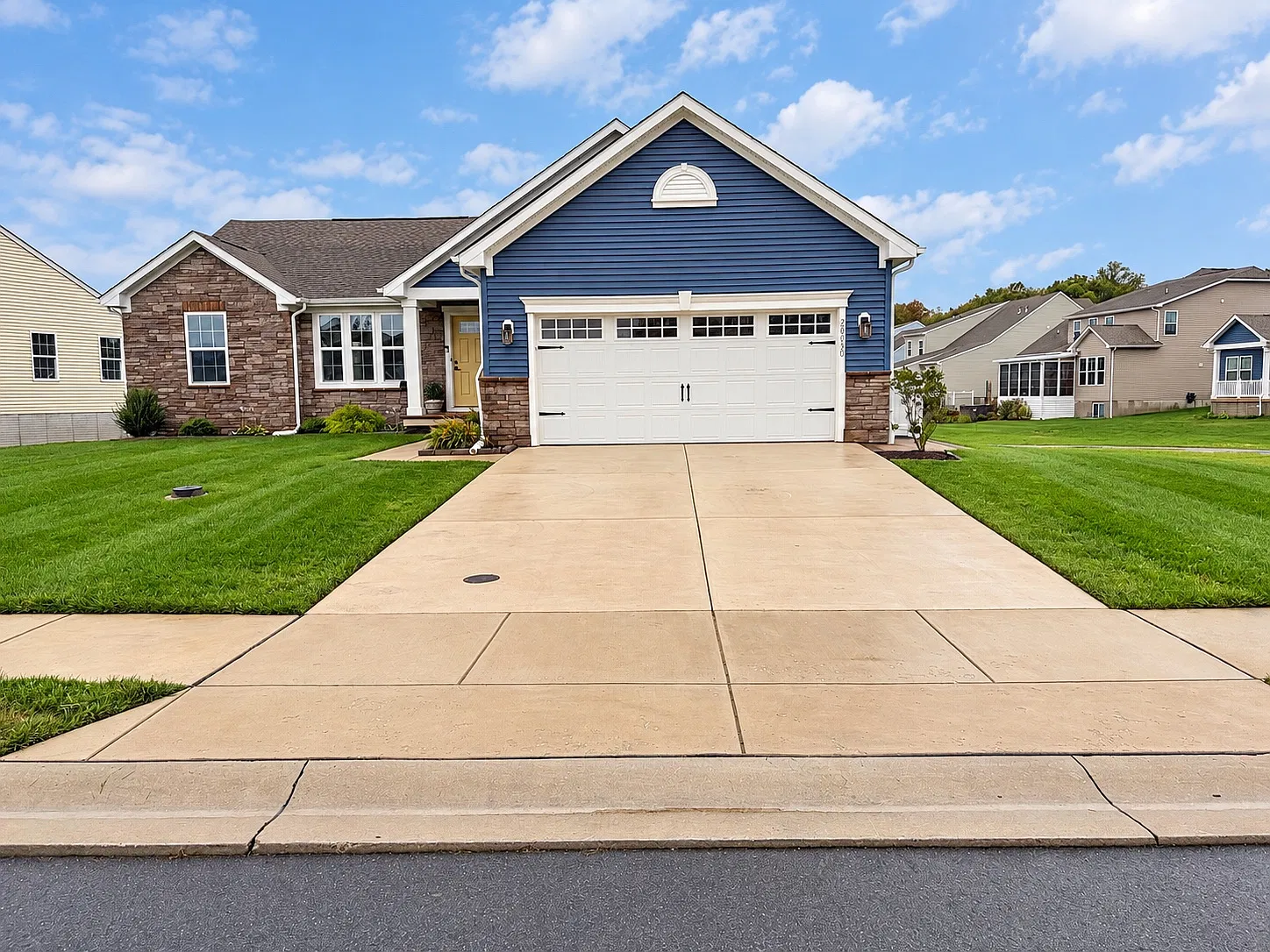 4 bed, 2688 sqft, $3,350 — Photo 3