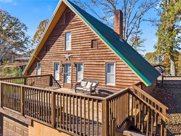 109 Star View Dr, King, NC 27021