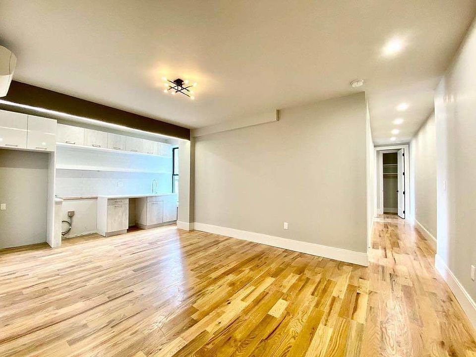 1st image of 245 Sullivan Pl #D4b
