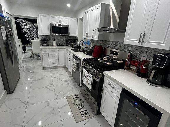 2nd image of 8412 Miramar Pkwy