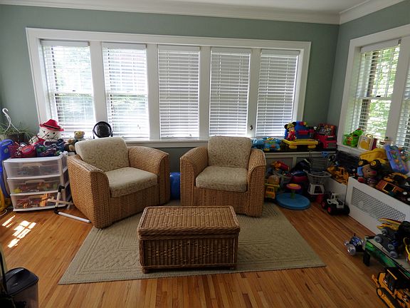 4th image of 1926 Summit Ave #2