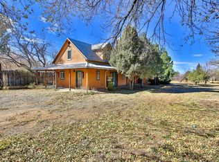 906 Kit Carson Rd, Taos, NM 87571