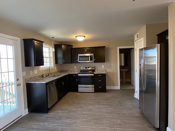 4th image of 34 Cedar Valley Dr