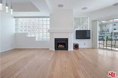 3rd image of 12773 Caswell Ave APT 102