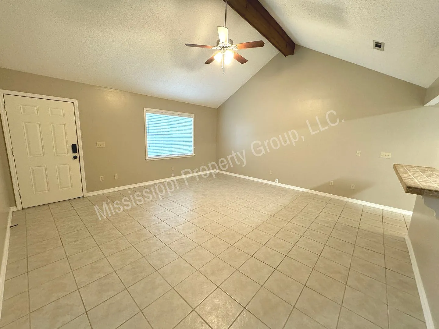 2BR/2BA — Photo 4
