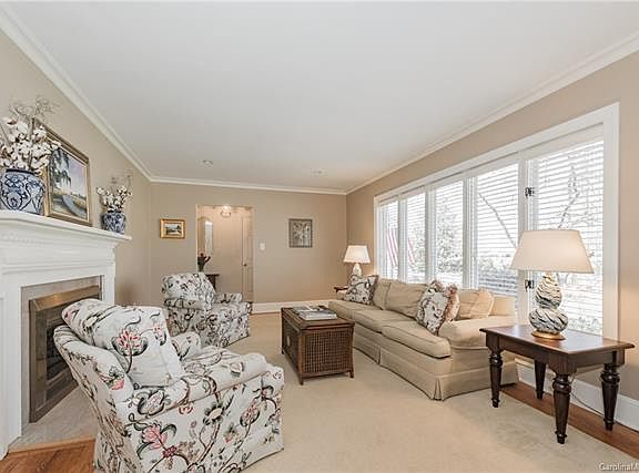 5th image of 5318 Robinhood Rd