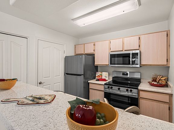 5-web-or-mls-5751 N Kolb Rd 19208-3_05202026